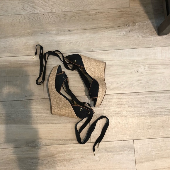 Michael Kors - black lace up wedges - size 8 - Picture 4 of 8